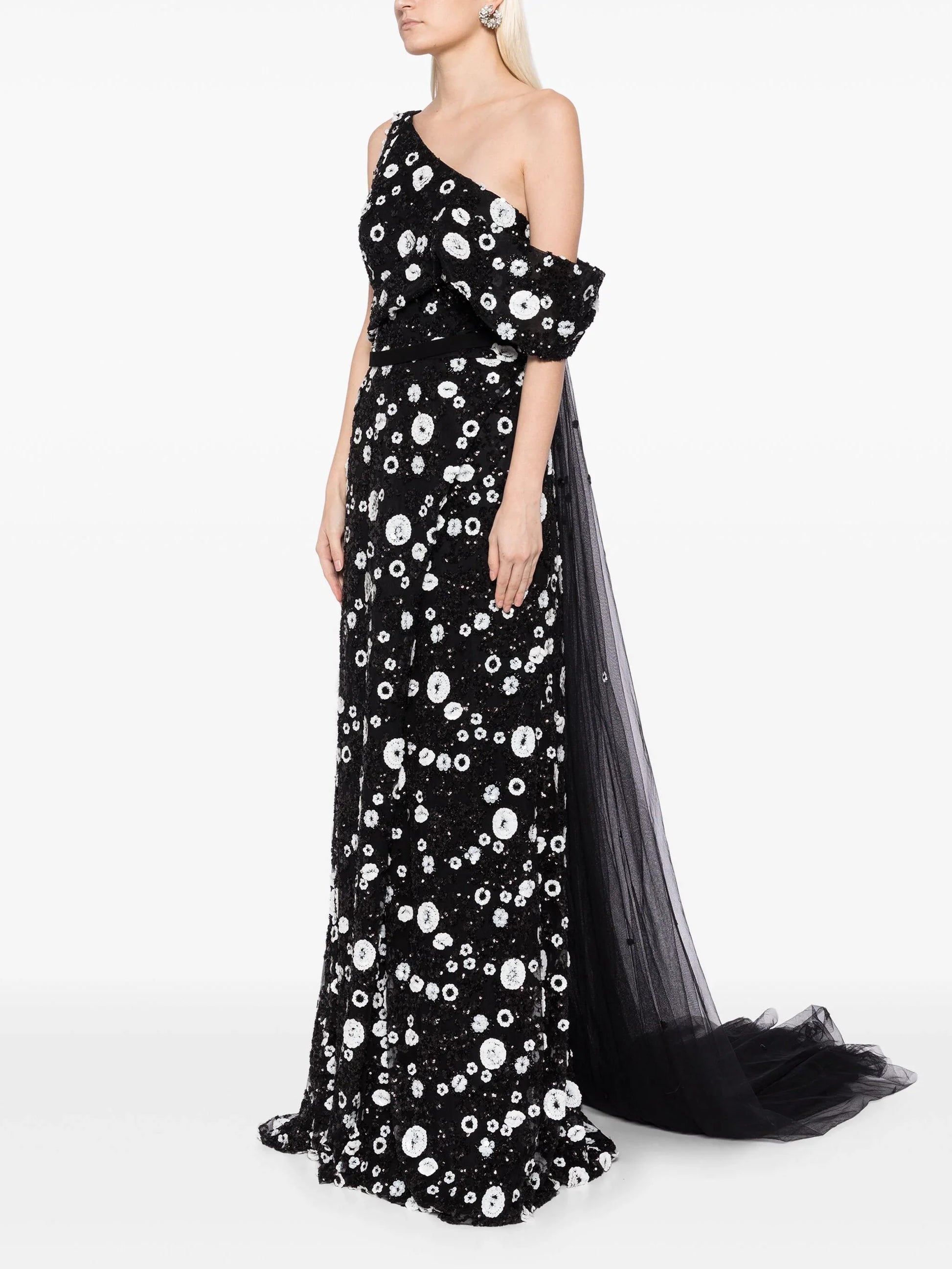 tulle-dress,-with-envelope-skirt-and-off-shoulder-sleeve-and-tulle-tail-rtwss24-8
