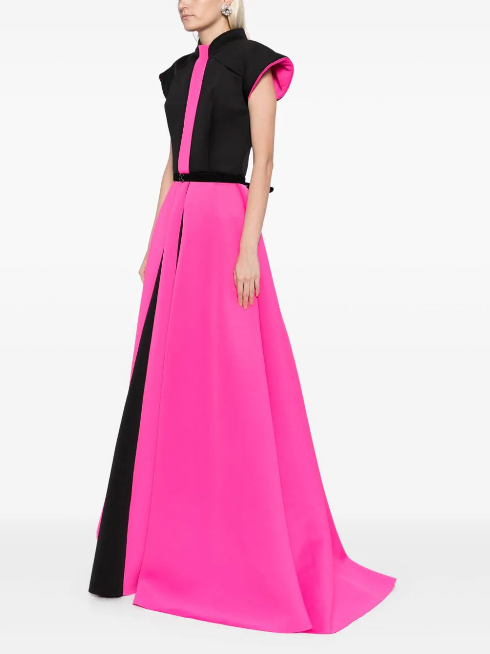 neoprene-dress-with-wide-shoulders-rtwss24-8