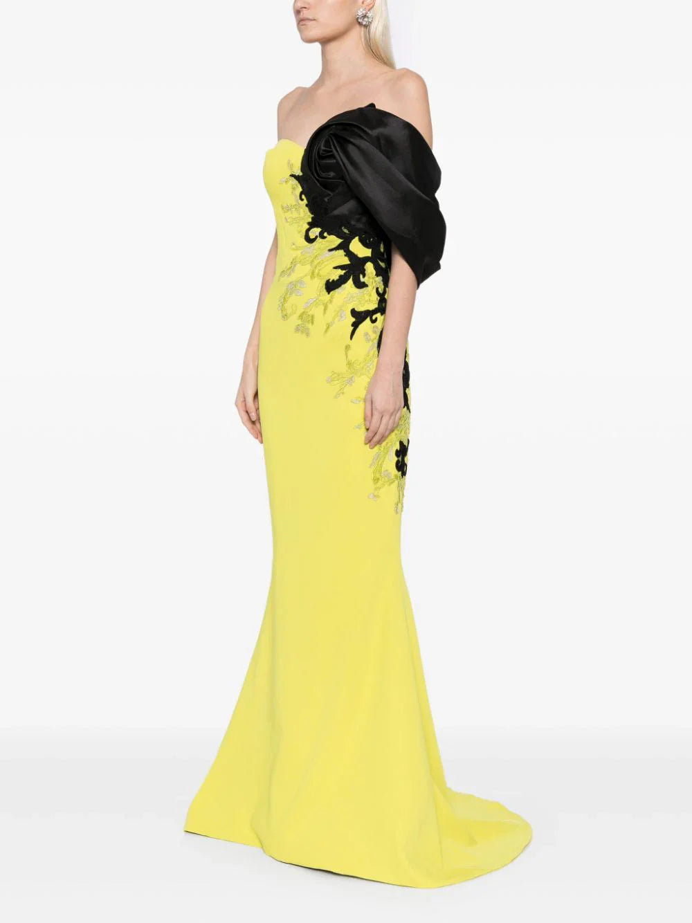crepe-straight-fit-dress-with-mikado-one-sided,-off-shoulder-sleeve-rtwss24-13