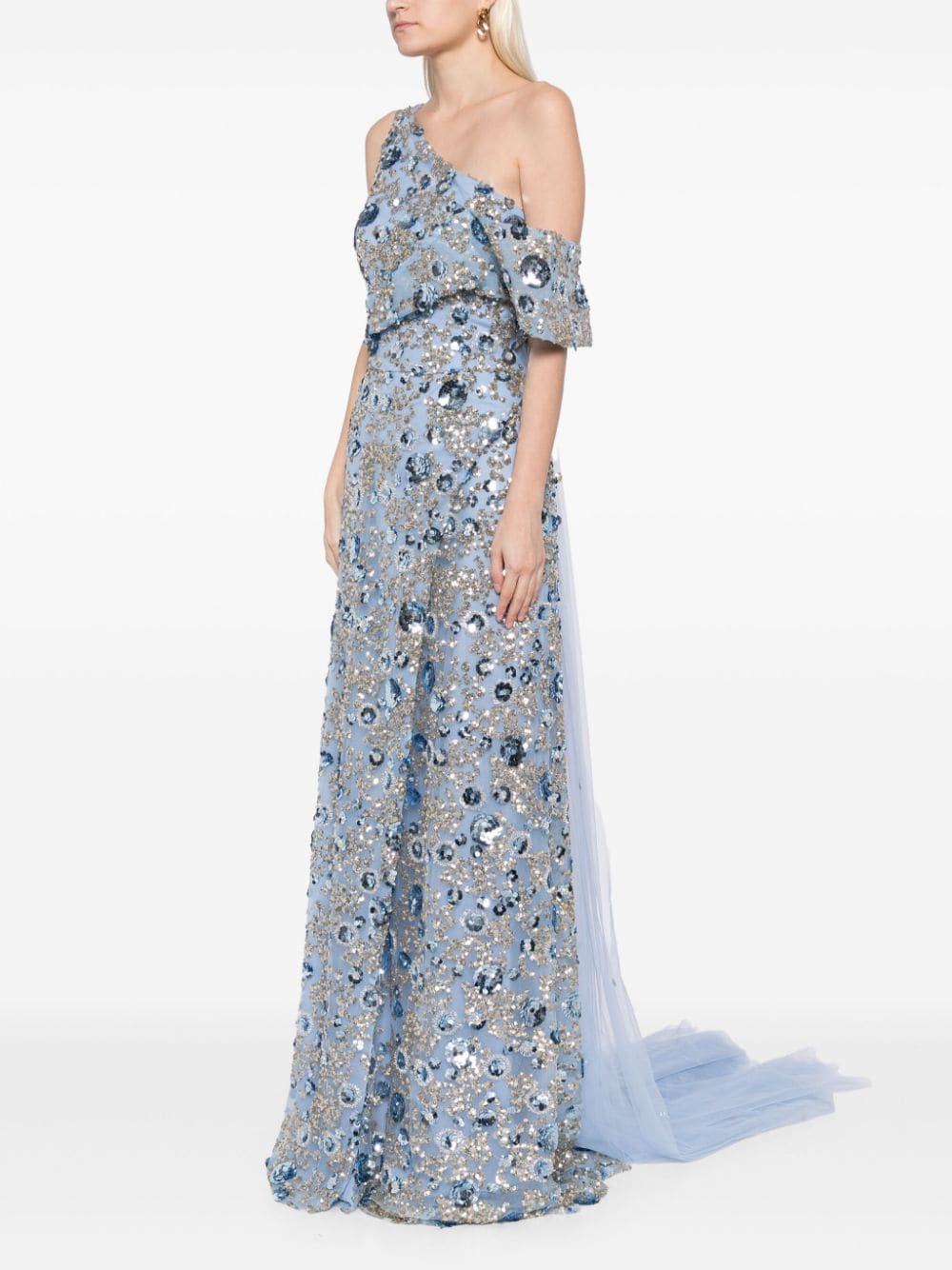 tulle-dress,-with-envelope-skirt-and-off-shoulder-sleeve-and-tulle-tail-rtwss24-13