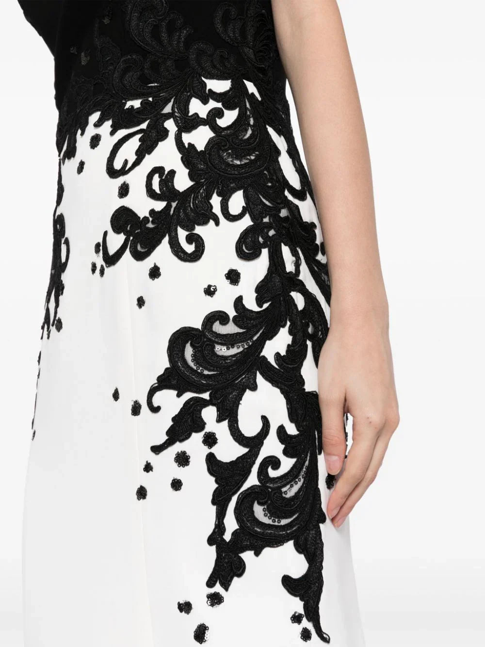 crepe-mermaid-dress-with-embroidery-rtwss24-11