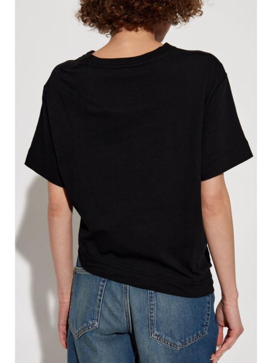 Short -sleeved t -shirt