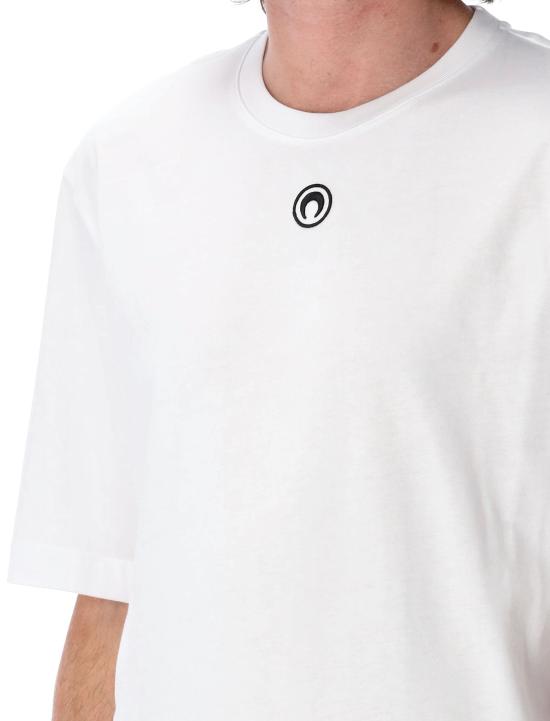 Short -sleeved t -shirt
