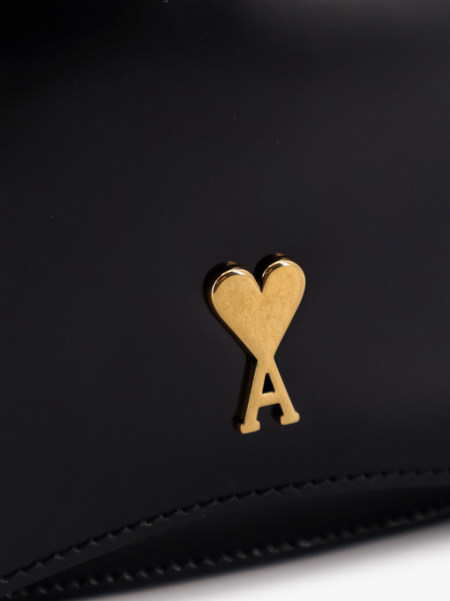 leather-shoulder-bag-with-monogram-logo-ull718-5