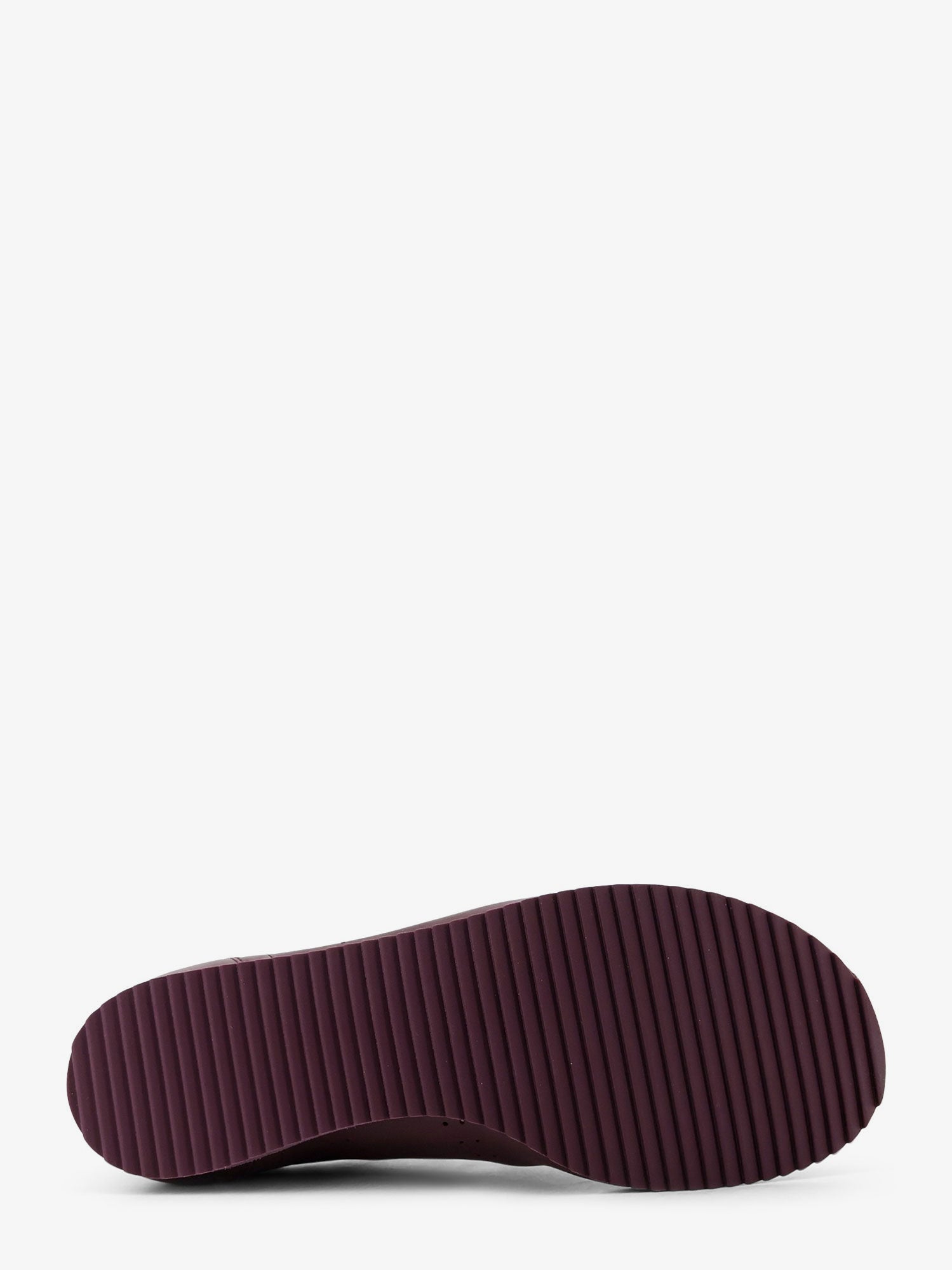 ami-paris-leather-low-top-sneakers