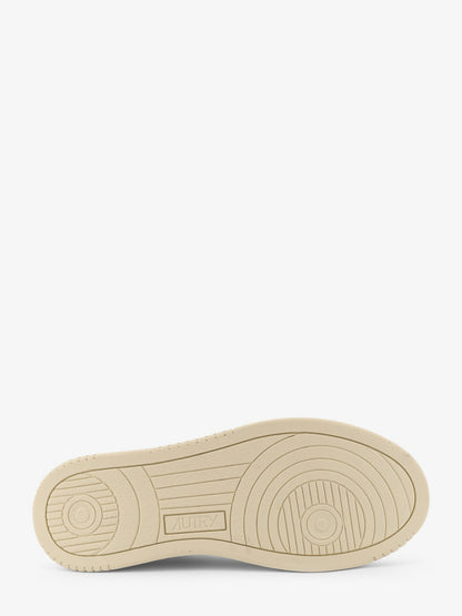 autry-medalist-low-leather-low-top-snakers
