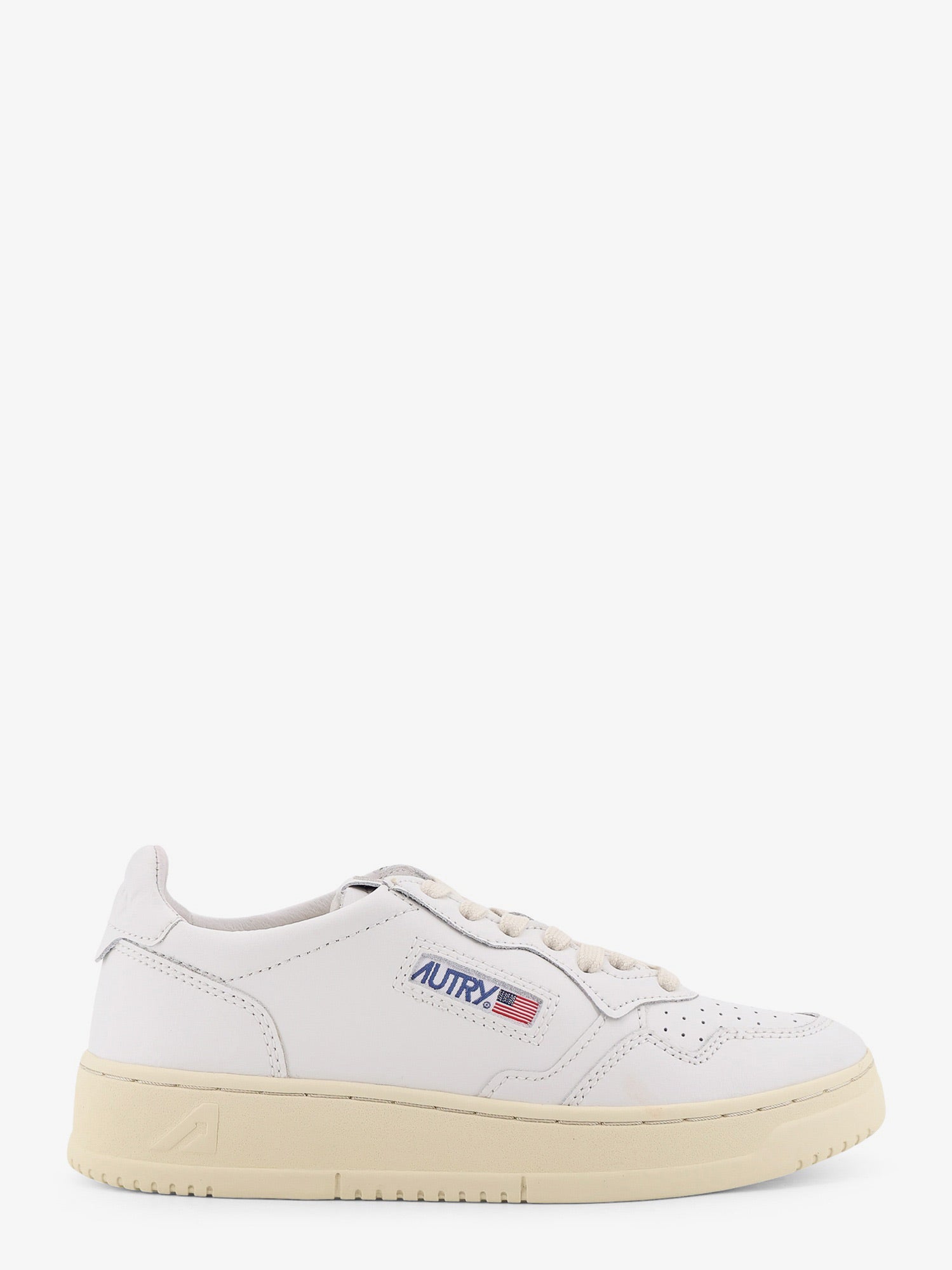 autry-medalist-low-leather-low-top-snakers