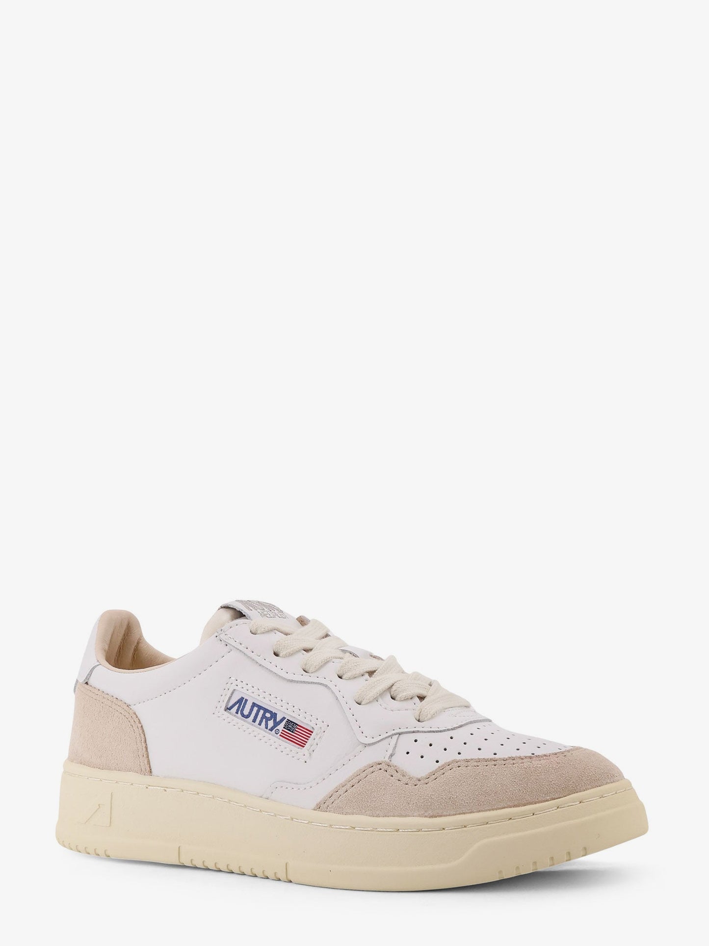 autry-medalist-low-low-top-leather-sneakers