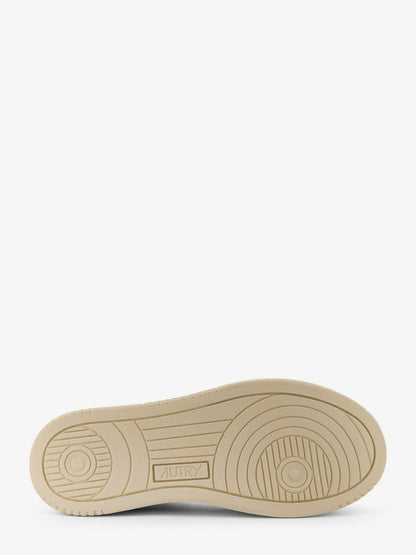 autry-medalist-low-low-top-leather-sneakers