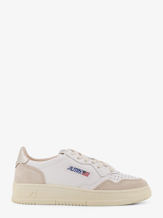autry-medalist-low-leather-sneakers