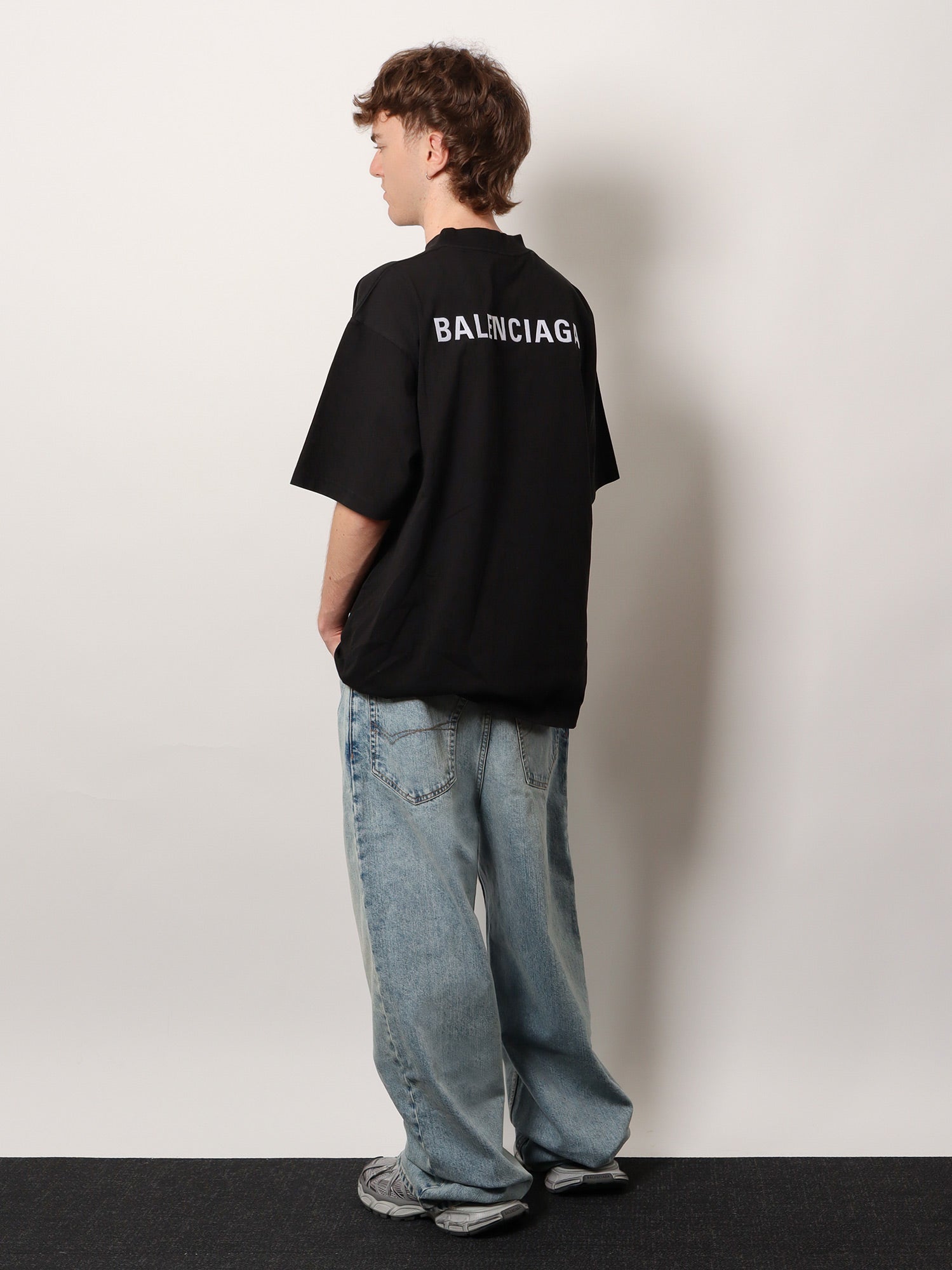 balenciaga-medium-fit-cotton-t-shirt