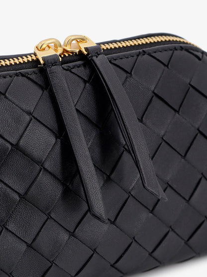 concert-pouch-leather-shoulder-bag-with-intrecciato-motif-794258-5