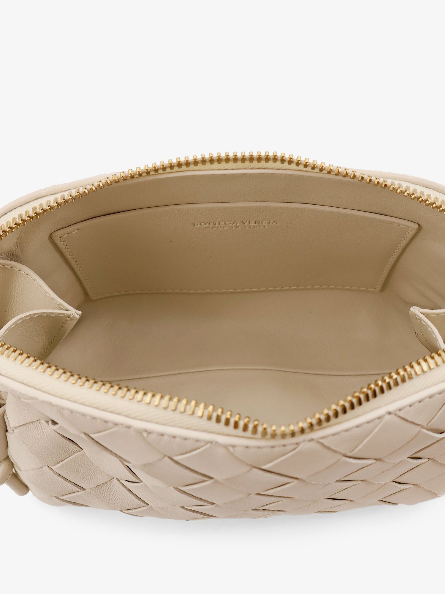 concert-pouch-leather-crossbody-bag-with-intrecciato-motif-794258-5