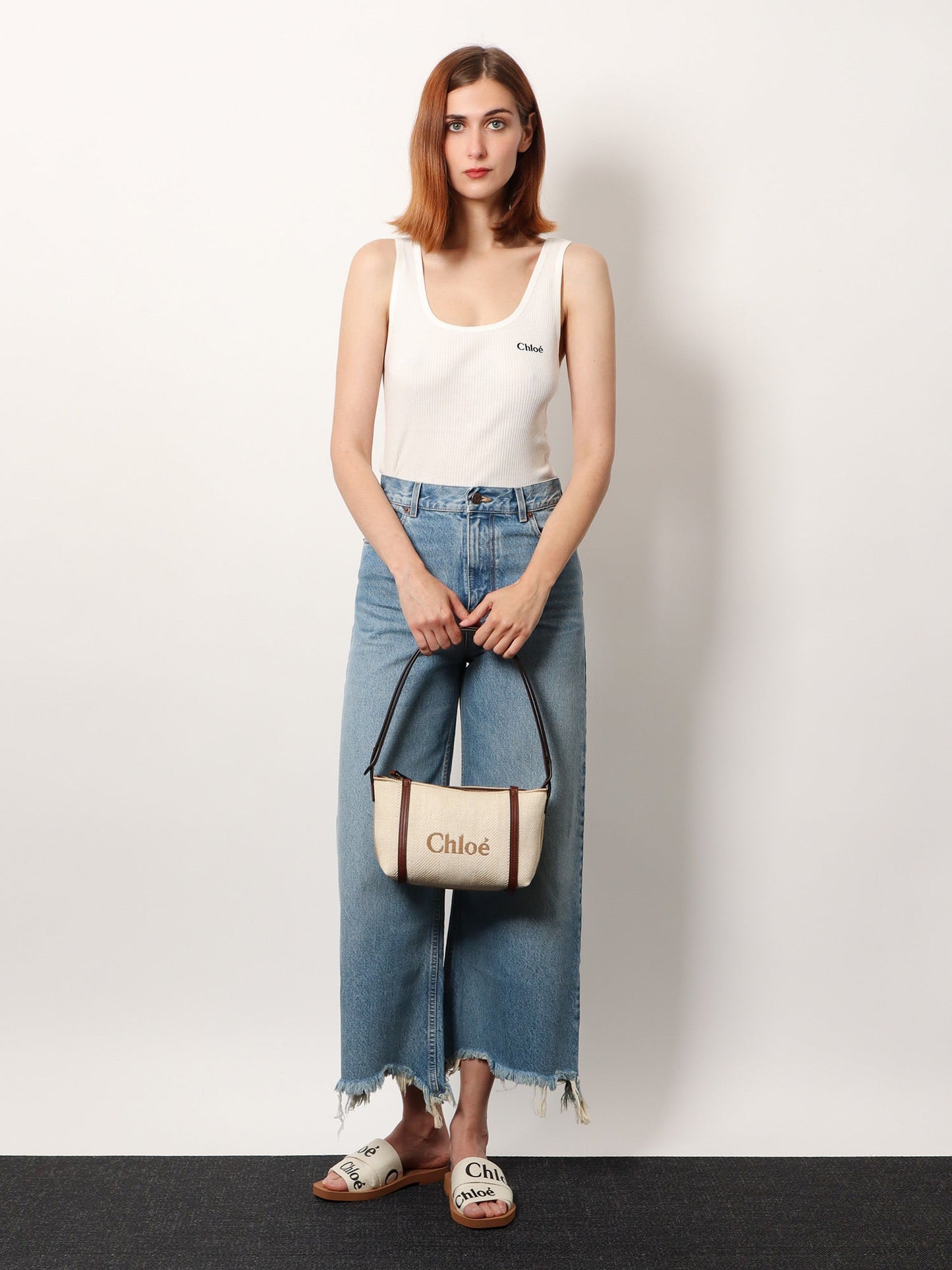chloe'-chloè-carry-canvas-shoulder-bag-with-logo-embroidery