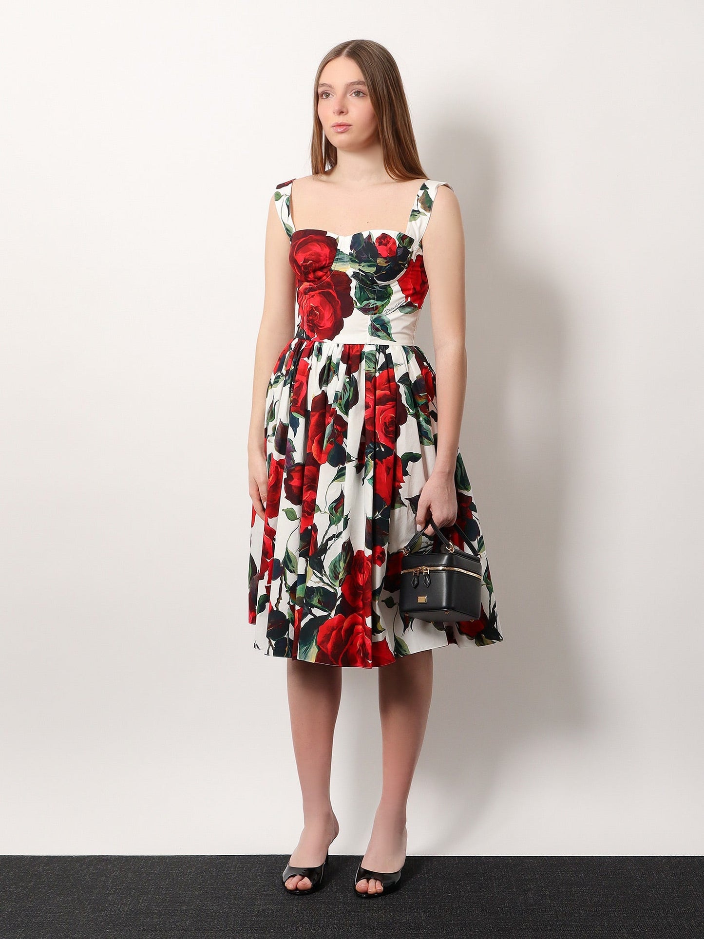 sicily-leather-handbag-with-iconic-logo-plate-bb7715b7321-2