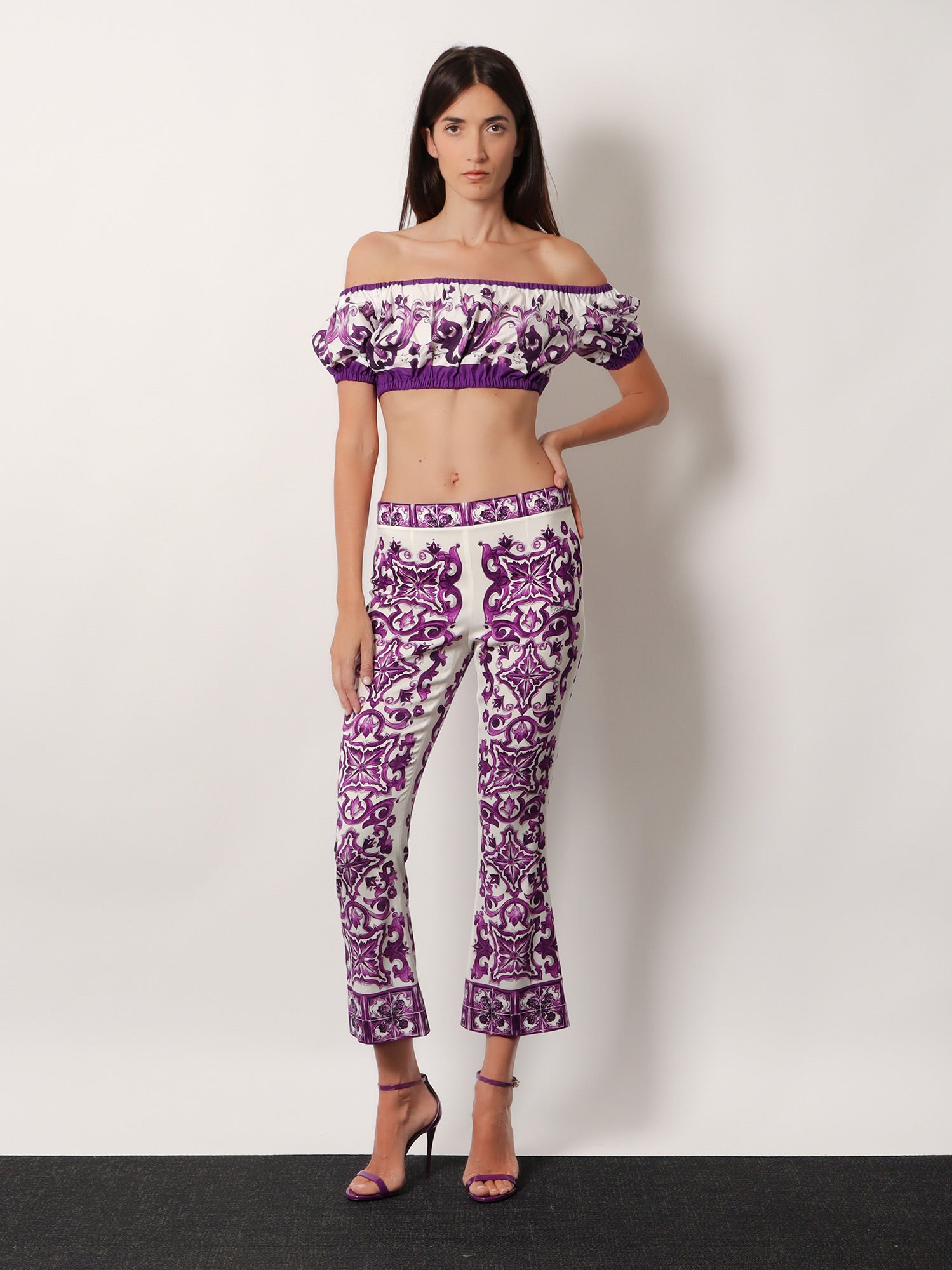 dolce-&-gabbana-silk-trousers-with-maiolica-print