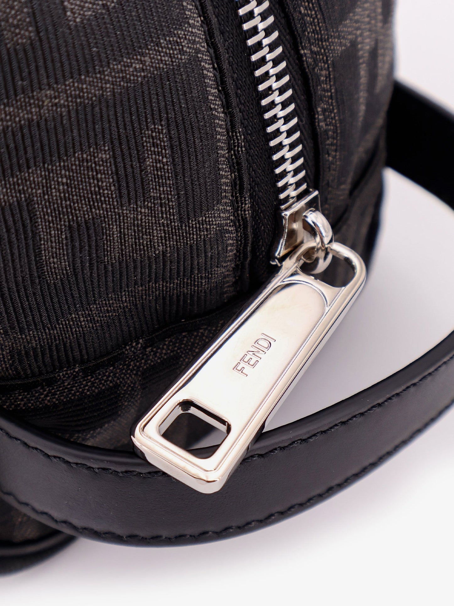 ff-jacquard-fabric-medium-beauty-case-7n0141-5