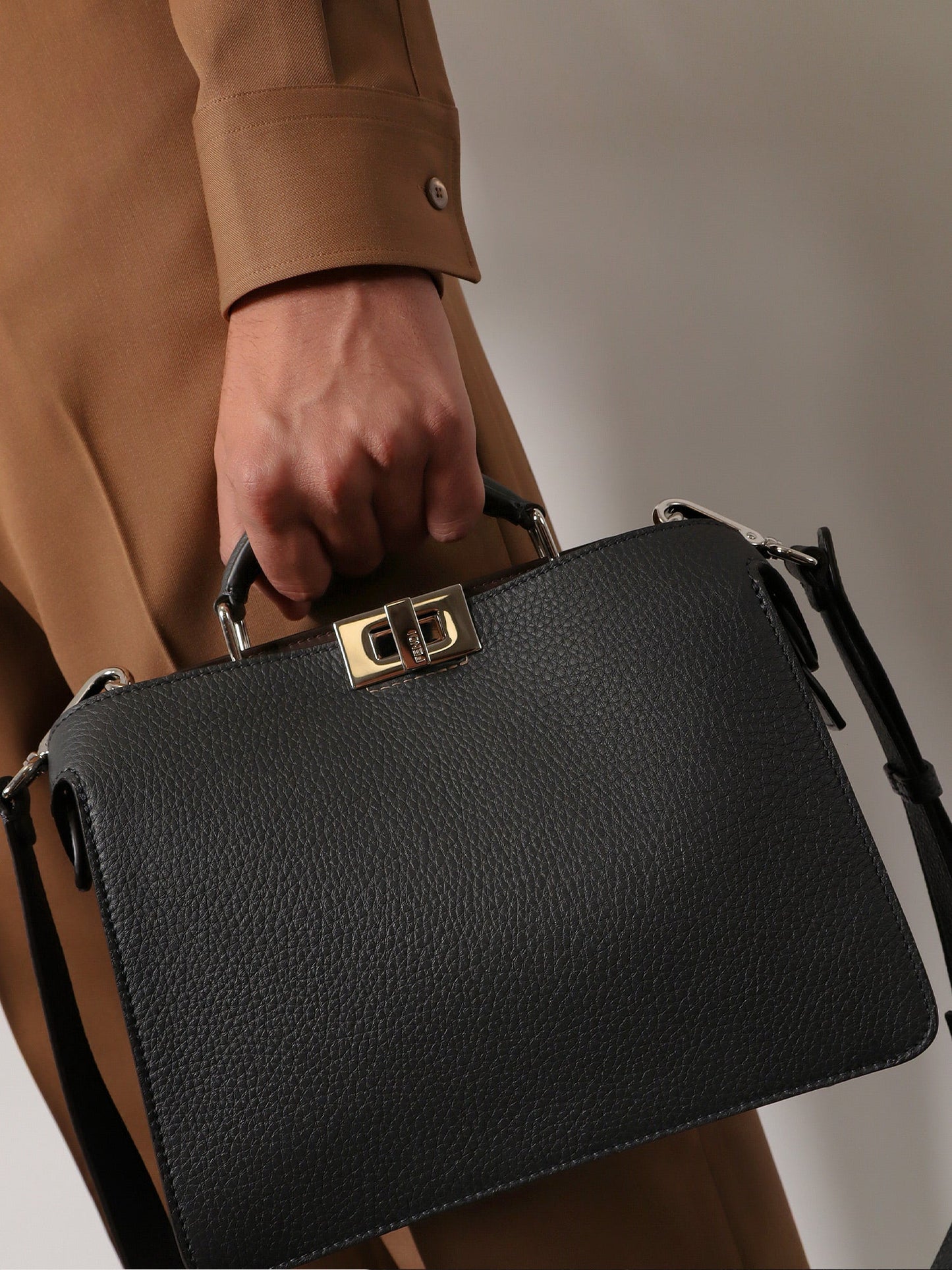 peekaboo-iseeu-small-leather-crossbody-bag-7va530-2