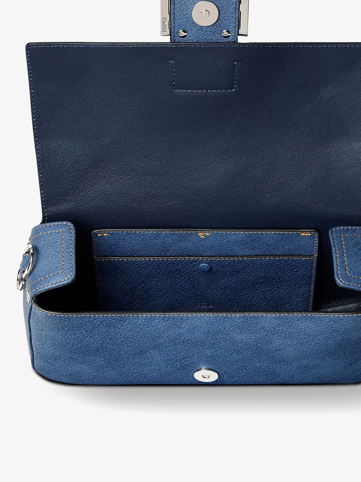 baguette-leather-shoulder-bag-8br600-4