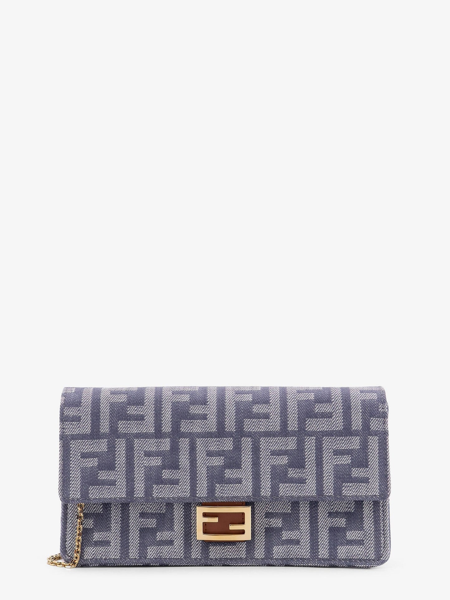 fendi-wallet-on-chain-baguette-shoulder-bag