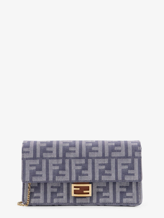 fendi-wallet-on-chain-baguette-shoulder-bag