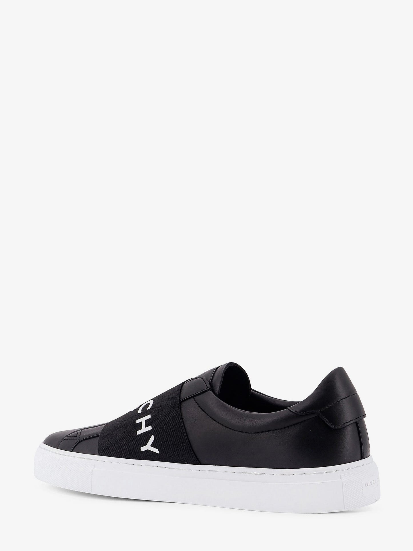 Low-top leather sneakers
