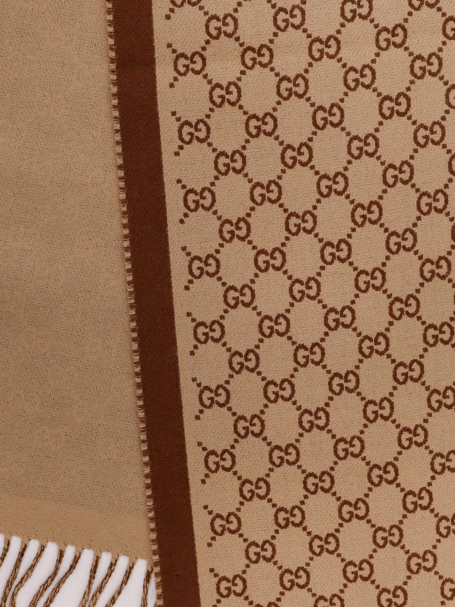 gucci-wool-scarf-with-gg-motif