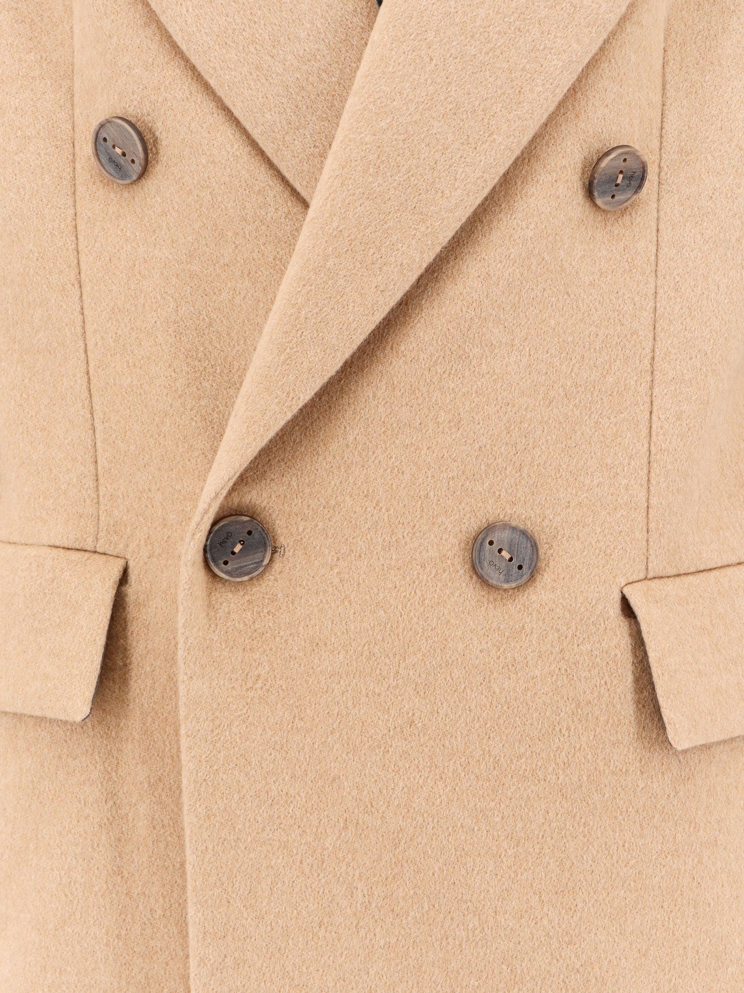Cashmere coat with satin lining