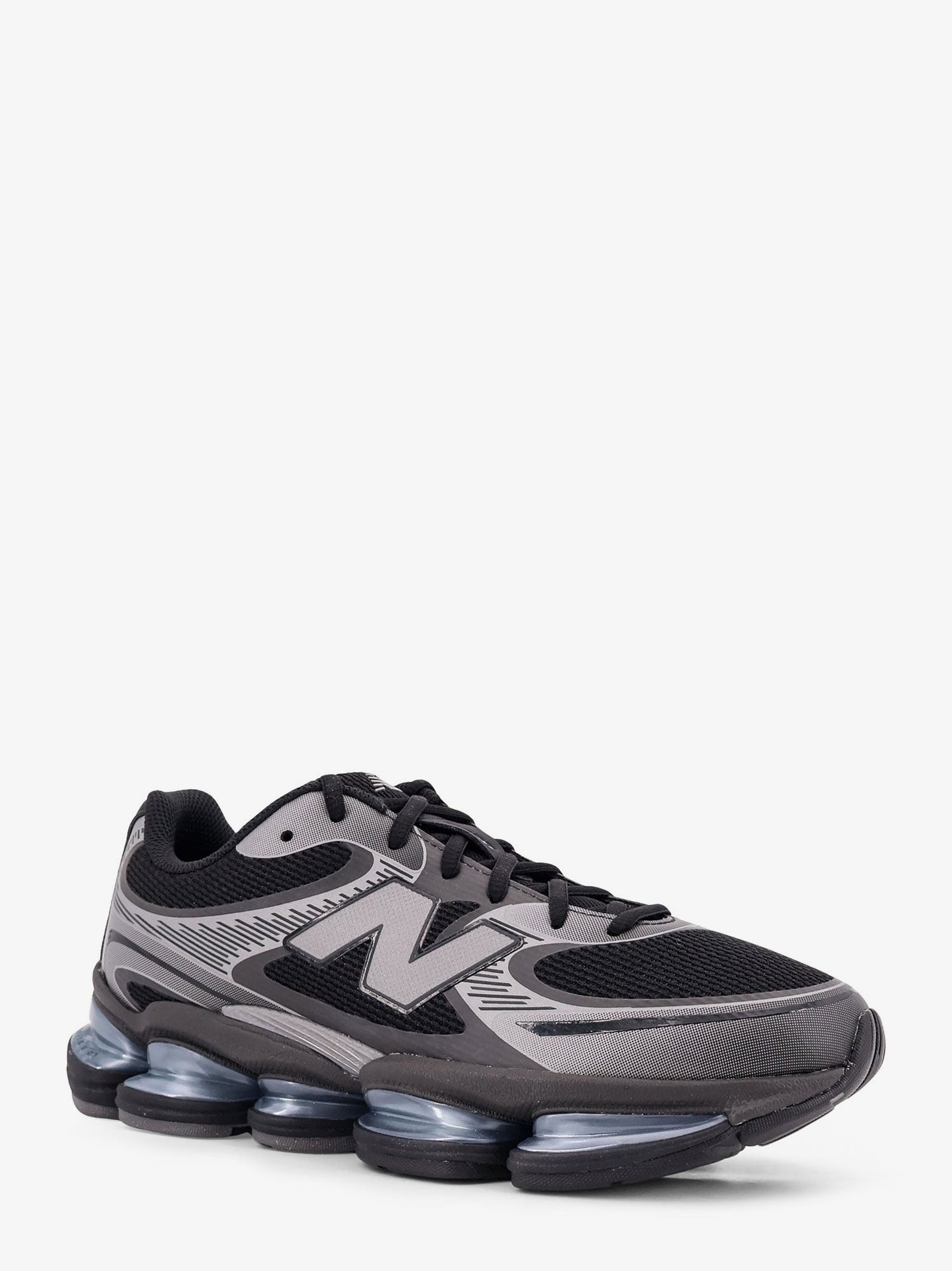 new-balance-2000-mesh-low-top-sneakers