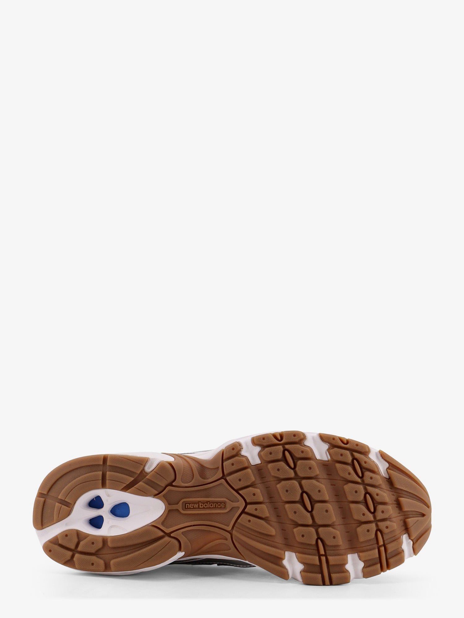 new-balance-740-mesh-low-top-sneakers