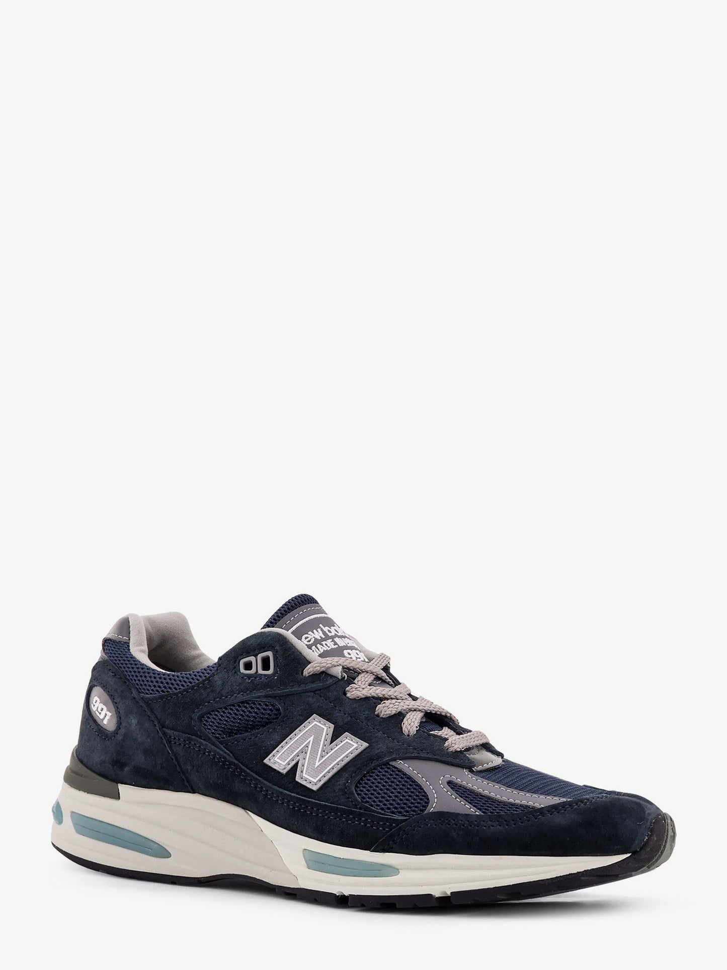 new-balance-991-suede-low-top-sneakers