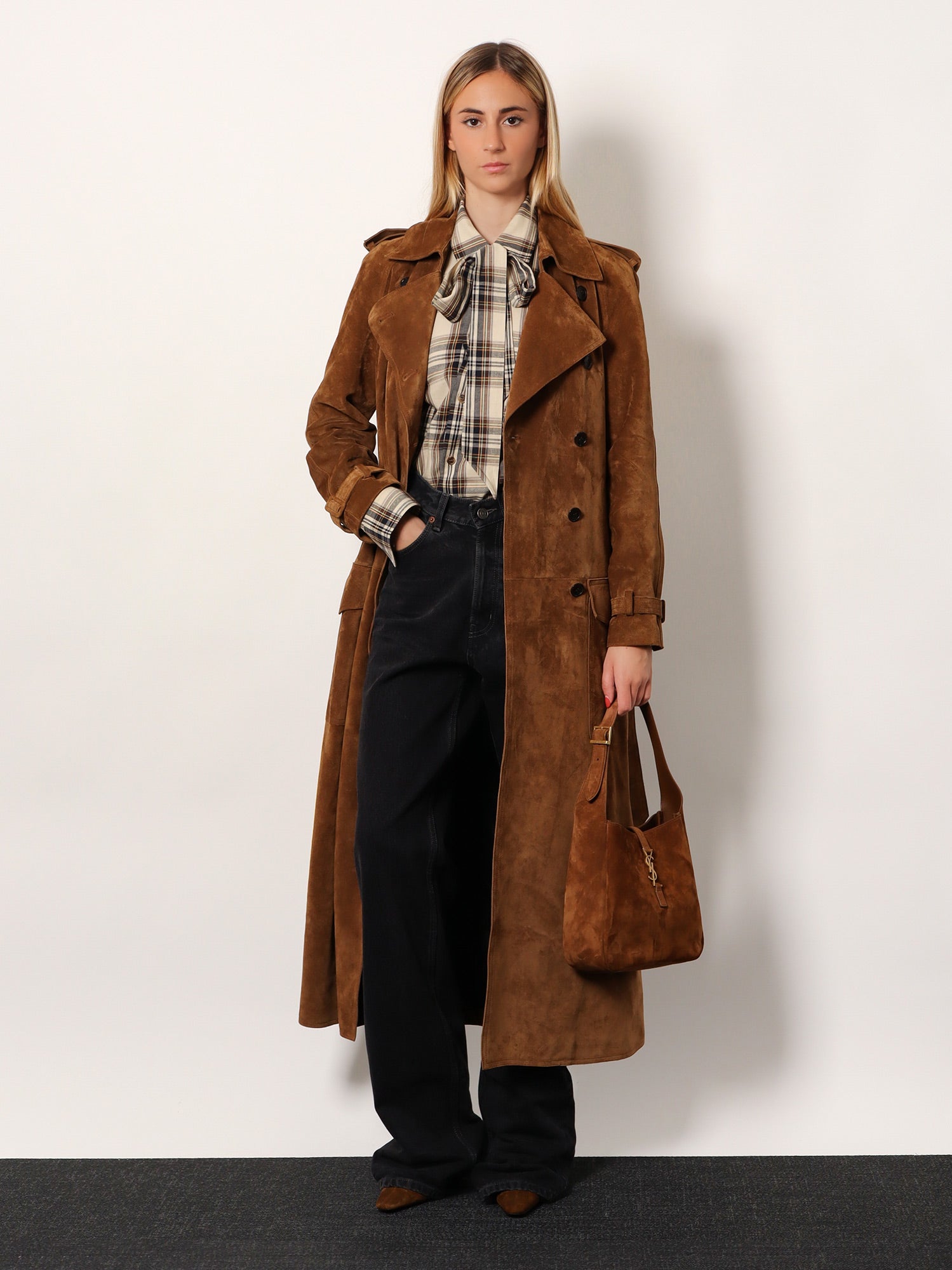 le-5-à-7-suede-shoulder-bag-713938-2