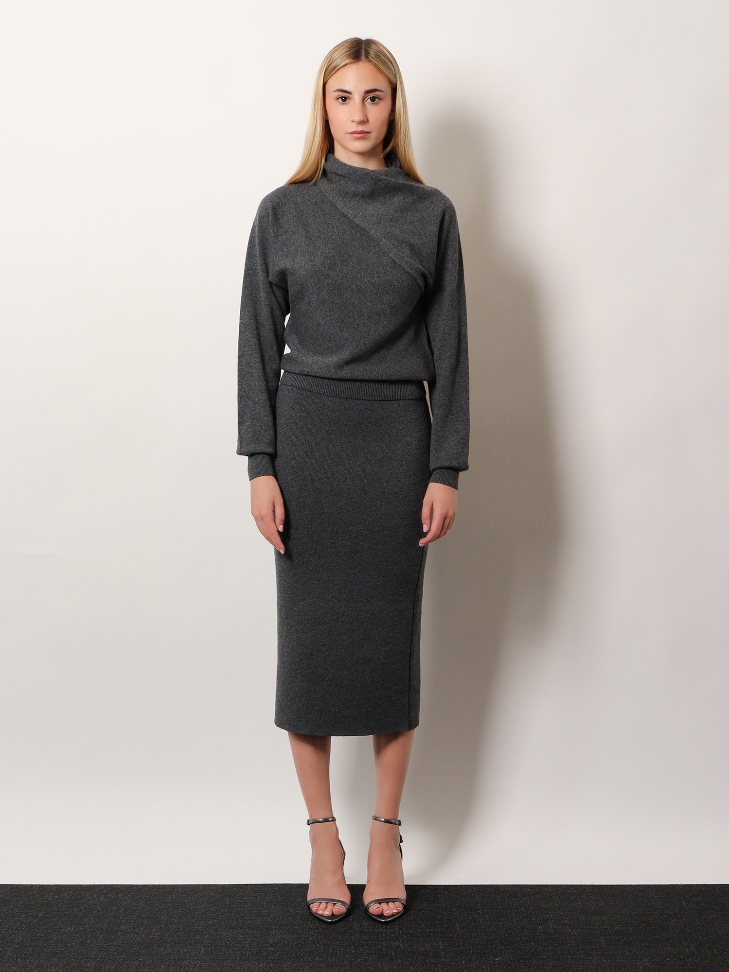 cashmere-and-cotton-turtleneck-sweater-mak1389-2