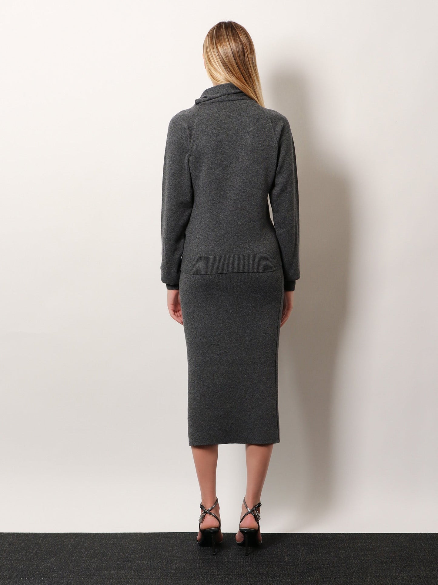 cashmere-and-cotton-turtleneck-sweater-mak1389-3