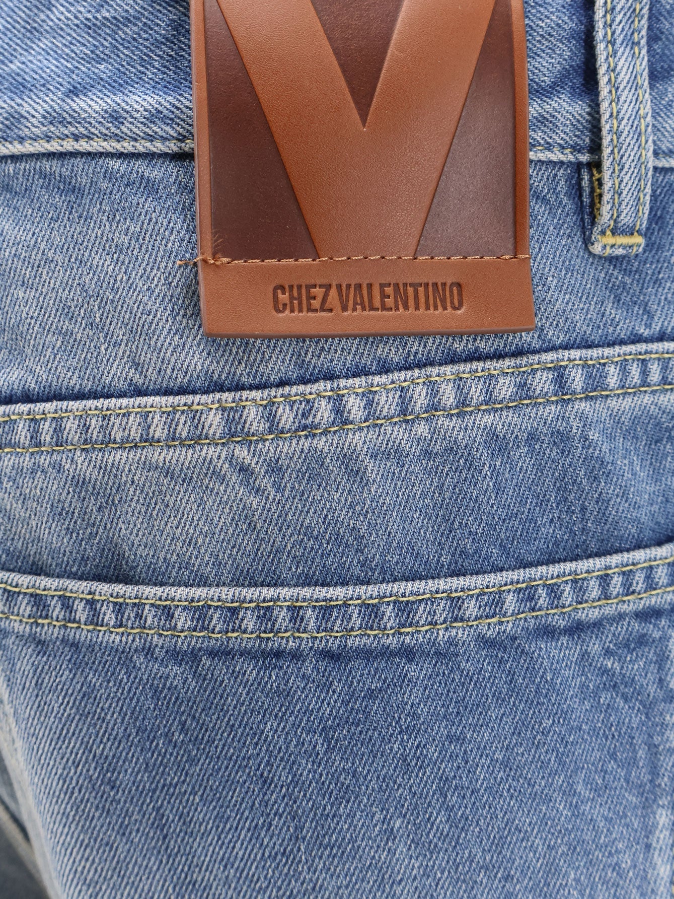 valentino-jeans-with-chex-valentino-detail