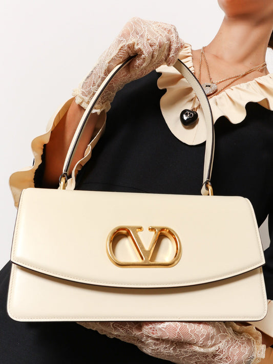leather-vlogo-shoulder-bag-7w2b0r93gcb-2