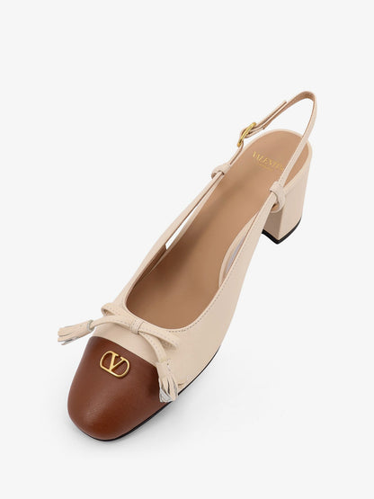 valentino-garavani-valet-du-roi-leather-slingback-décolleté