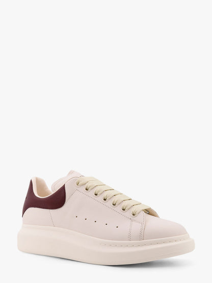 alexander-mcqueen-oversize-leather-sneakers-with-back-contrasting-patch
