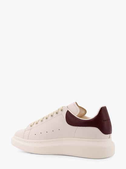 alexander-mcqueen-oversize-leather-sneakers-with-back-contrasting-patch