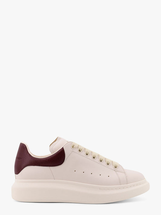alexander-mcqueen-oversize-leather-sneakers-with-back-contrasting-patch