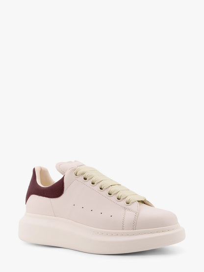alexander-mcqueen-oversize-leather-sneakers-with-back-contrasting-patch