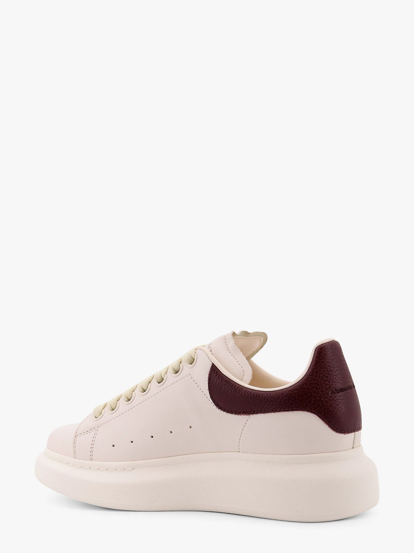 alexander-mcqueen-oversize-leather-sneakers-with-back-contrasting-patch