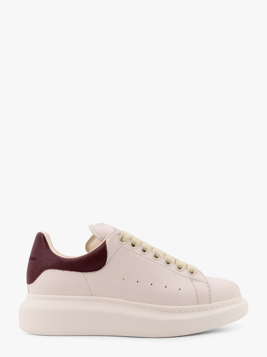 alexander-mcqueen-oversize-leather-sneakers-with-back-contrasting-patch