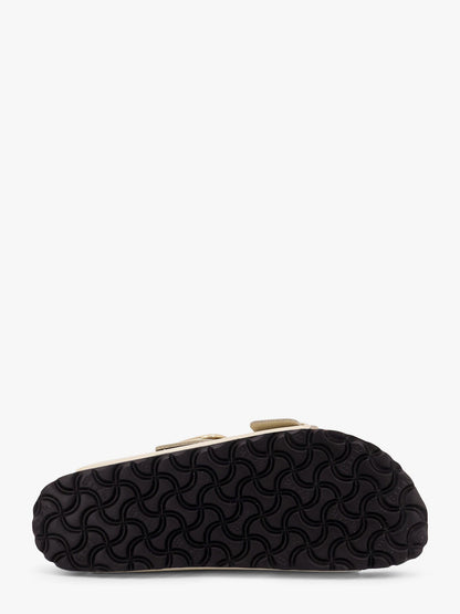 birkenstock-arizona-big-buckle-leather-sandals