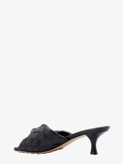 bottega-veneta-blink-leather-sandals
