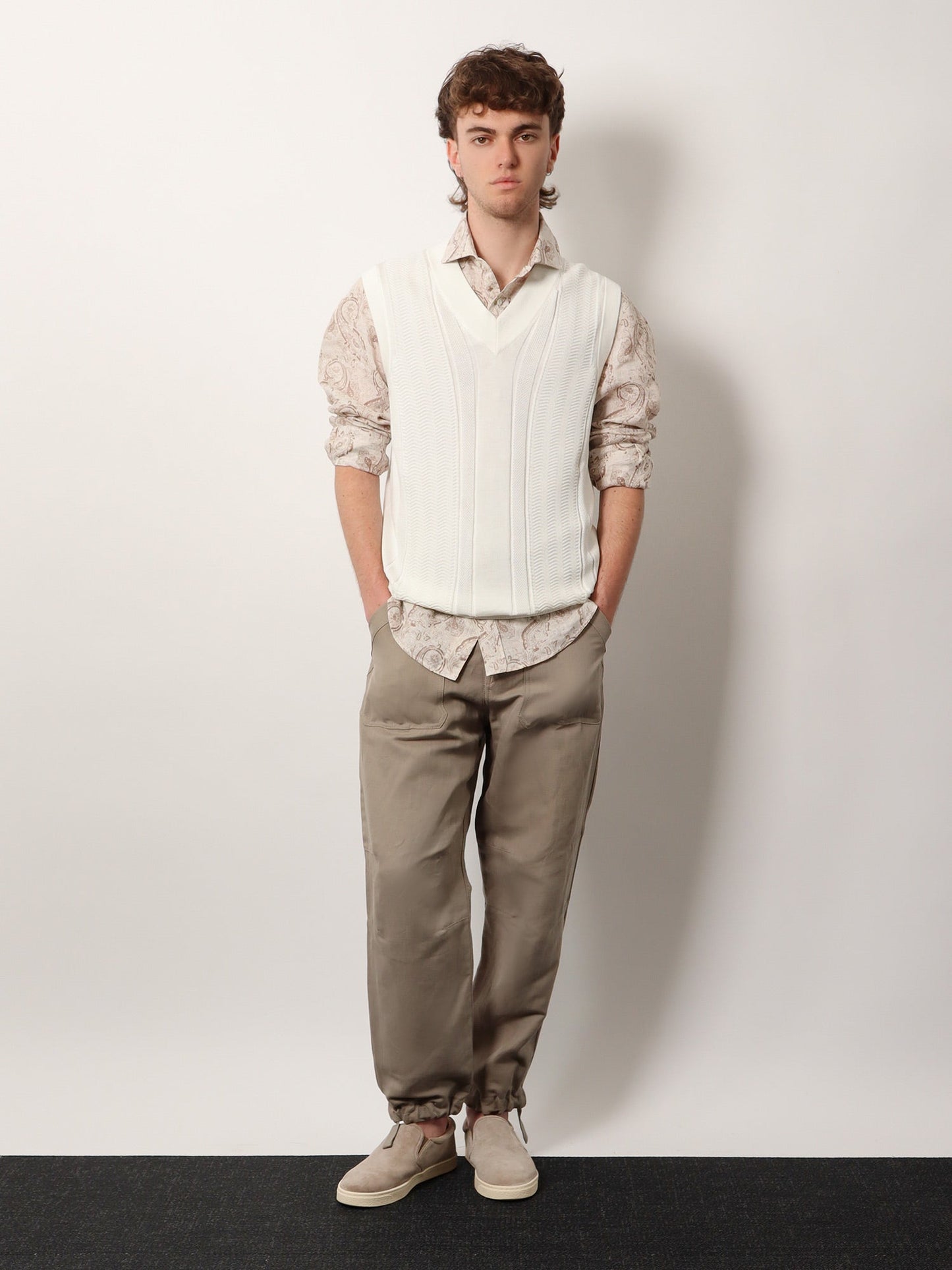 brunello-cucinelli-linen-and-cotton-relaxed-fit-trousers