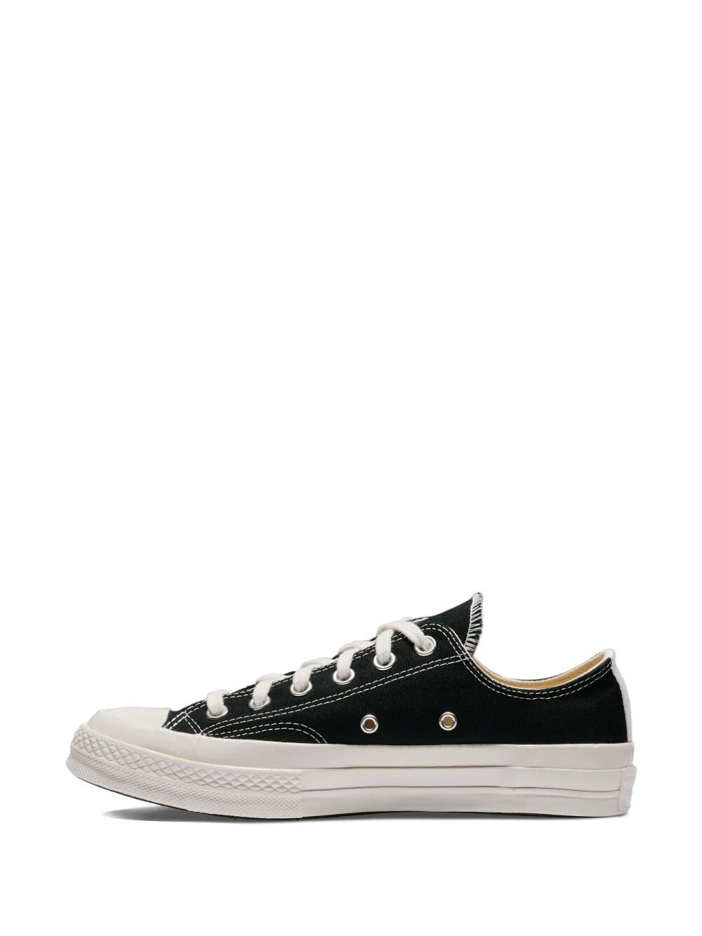 comme-des-garçons-play-canvas-single-heart-chuck-`70-sneakers