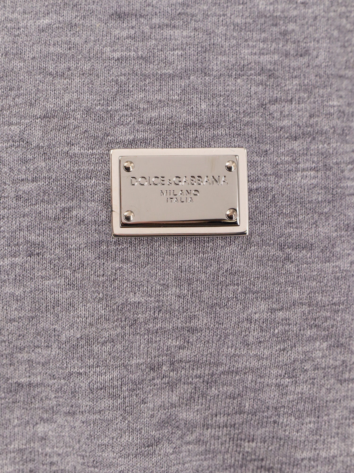 dolce-&-gabbana-cotton-t-shirt-with-metal-logo-detail