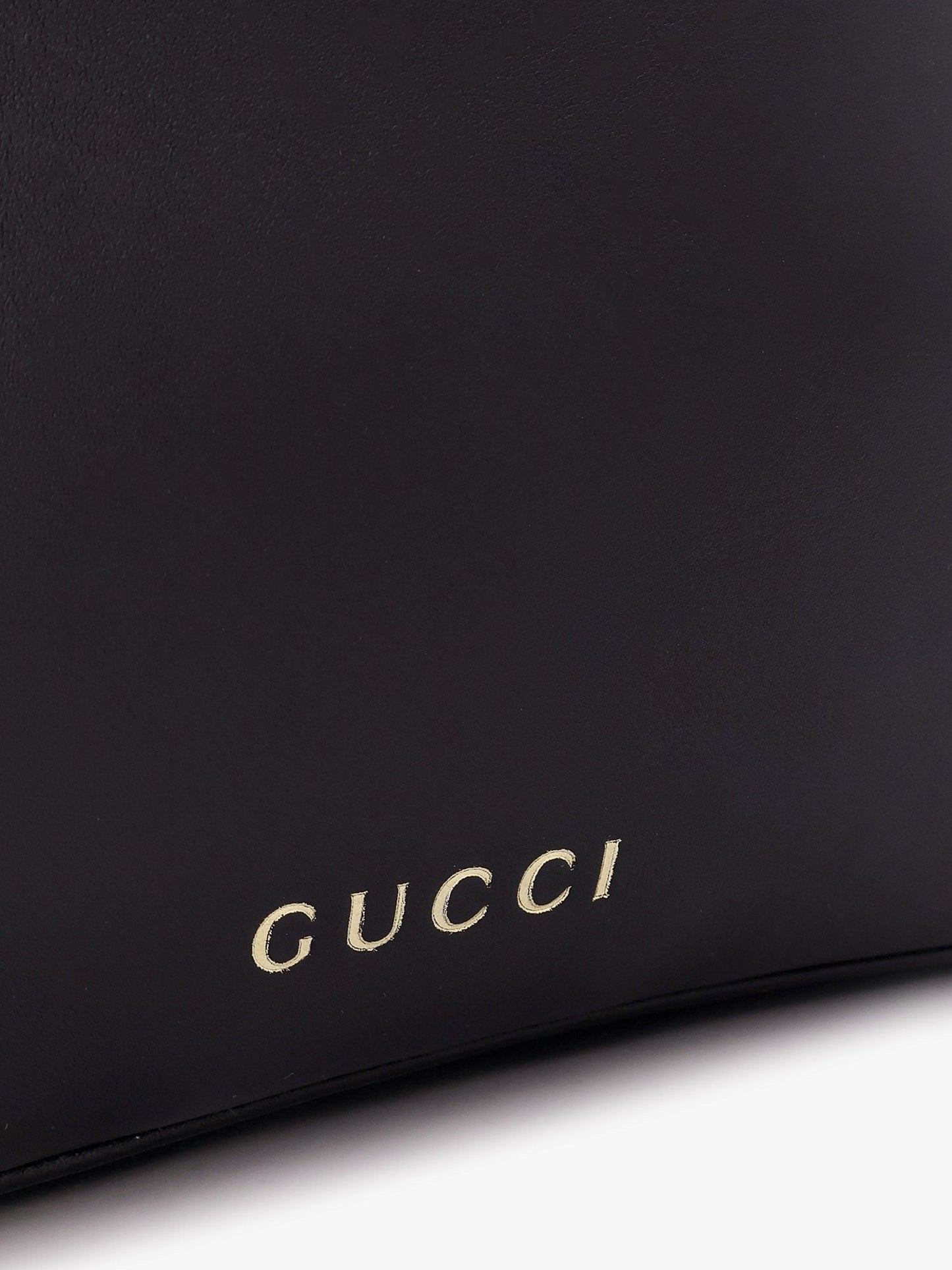 gucci-gg-emblem-leather-shoulder-bag-with-frontal-logo
