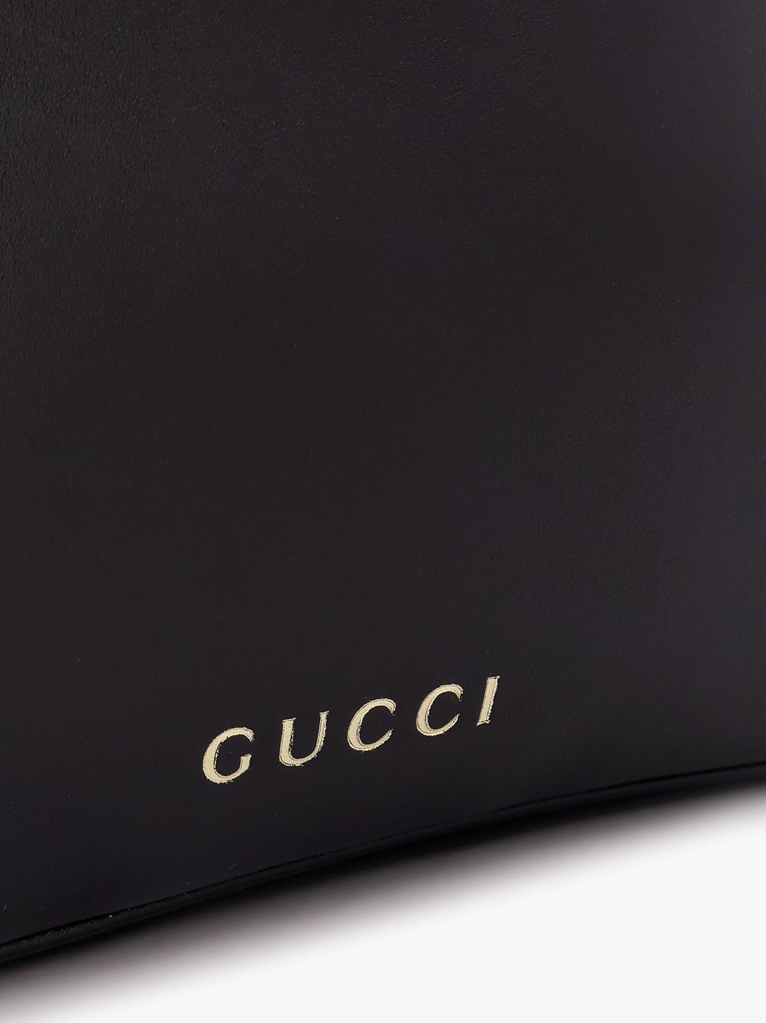 gucci-gg-emblem-leather-shoulder-bag-with-frontal-logo
